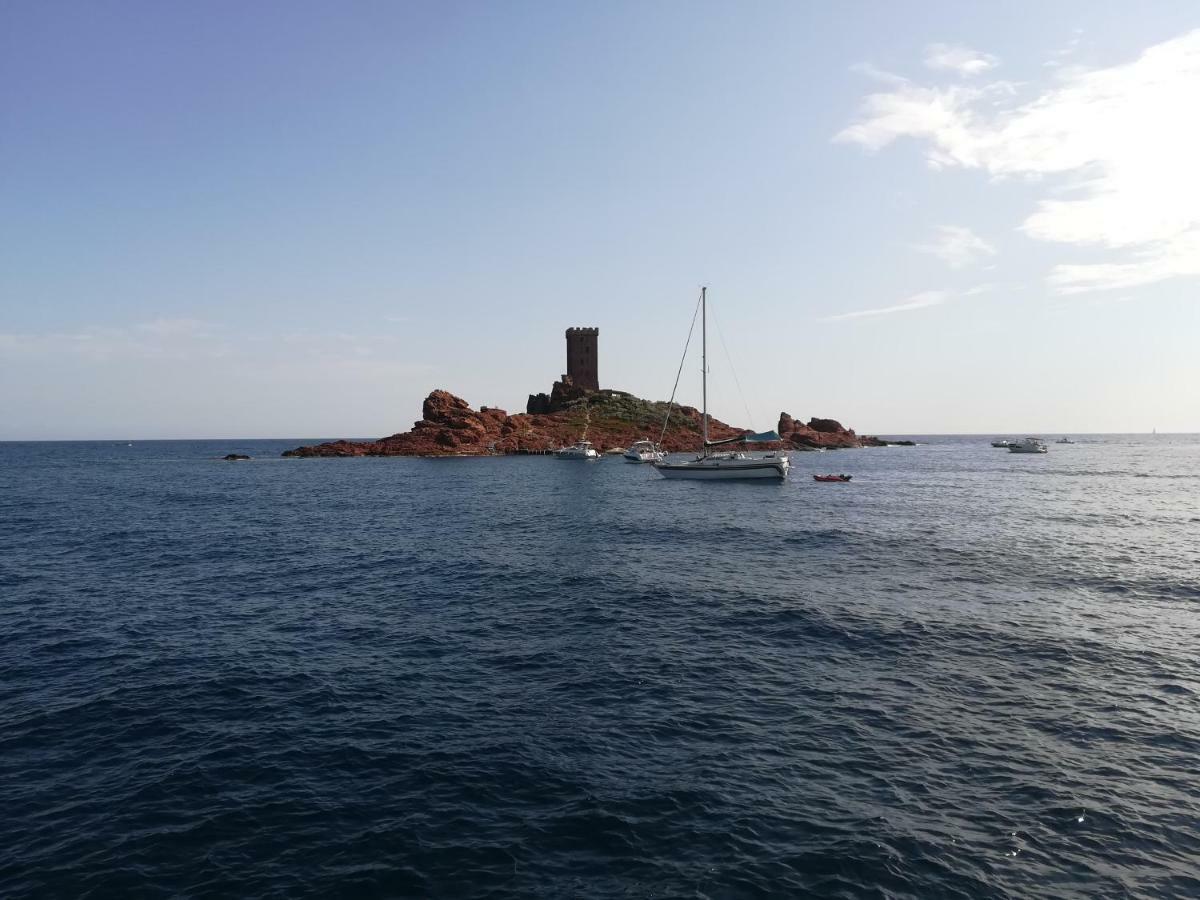 Cap Esterel Appartement Climatise Dans Le Centre Du Village Vacances Drammont Exteriér fotografie