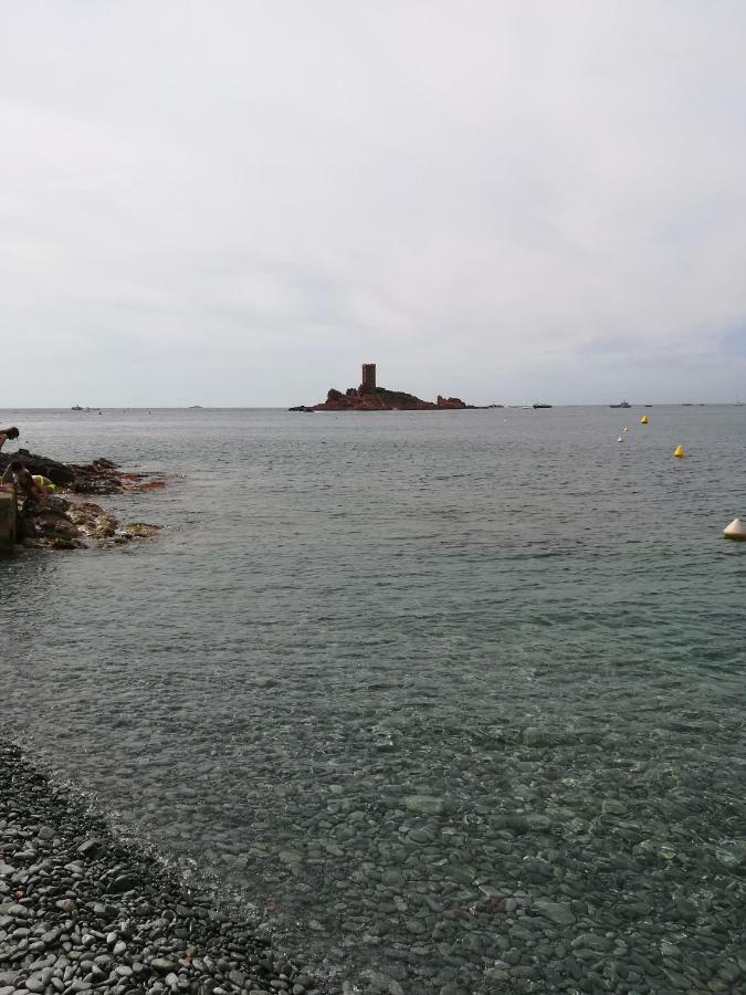 Cap Esterel Appartement Climatise Dans Le Centre Du Village Vacances Drammont Exteriér fotografie